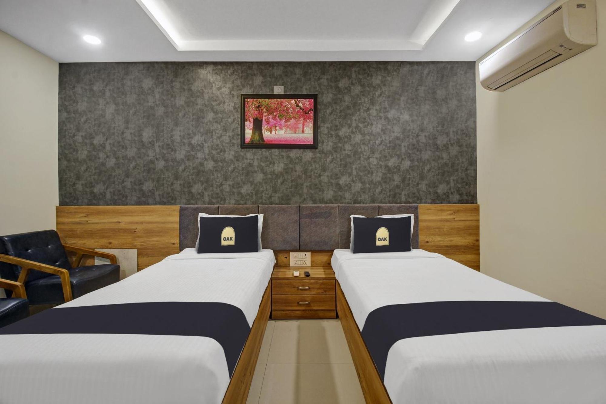 Collection O Hotel Swagath Pride Mancheral Exterior photo